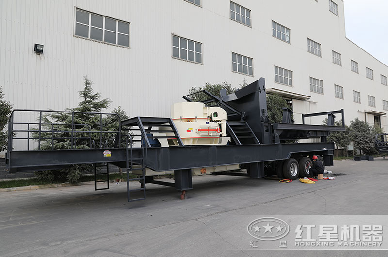  移動(dòng)的大型打石沙機(jī)
