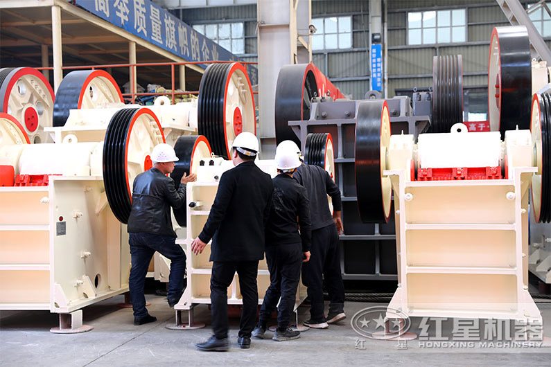 客戶直接來(lái)廠檢測(cè)設(shè)備，表示對(duì)我們的服務(wù)滿意