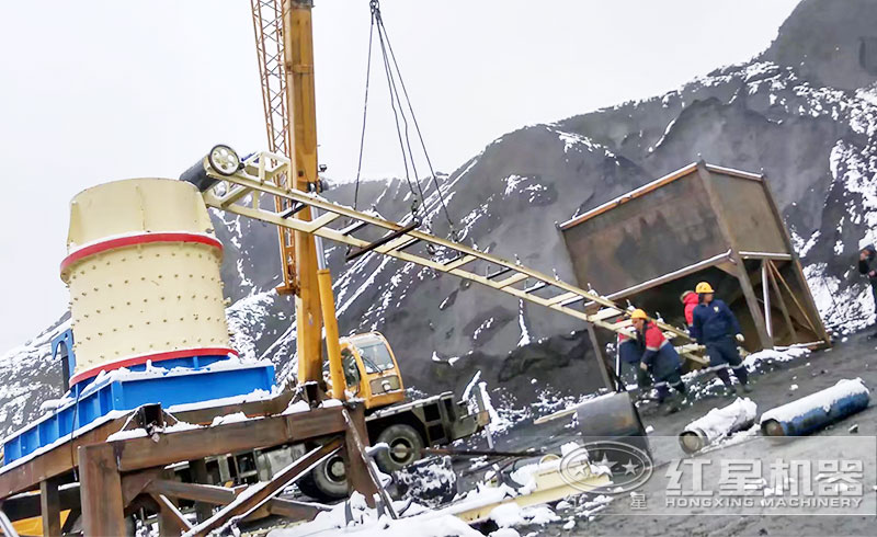 煤矸石破碎現(xiàn)場實(shí)拍